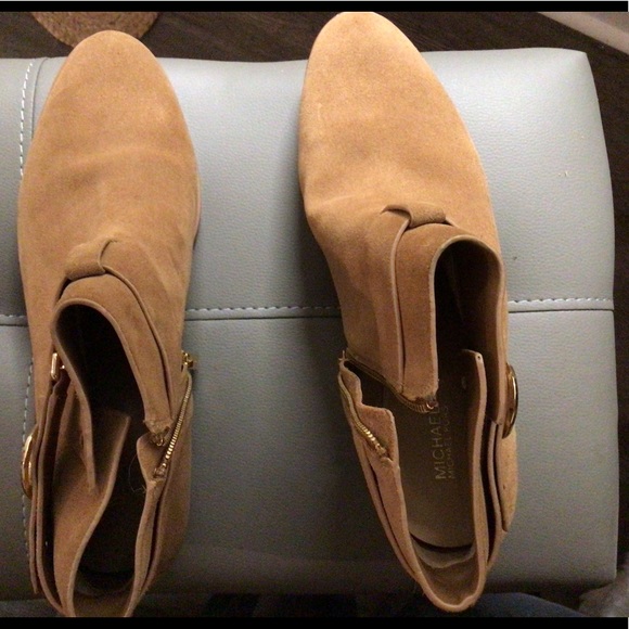 Michael Kors Harland Bootie - Picture 2 of 5